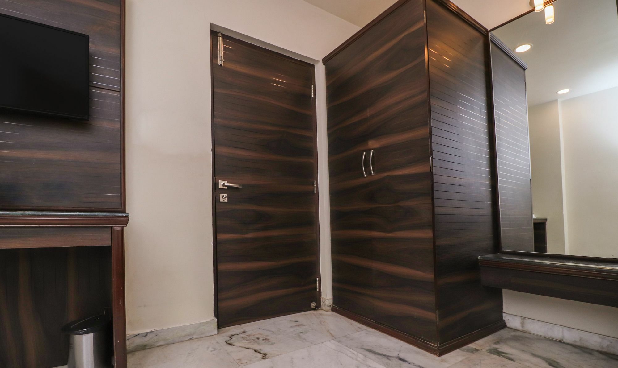 Capital O 8318 Beeu Guest House Liluah Екстер'єр фото